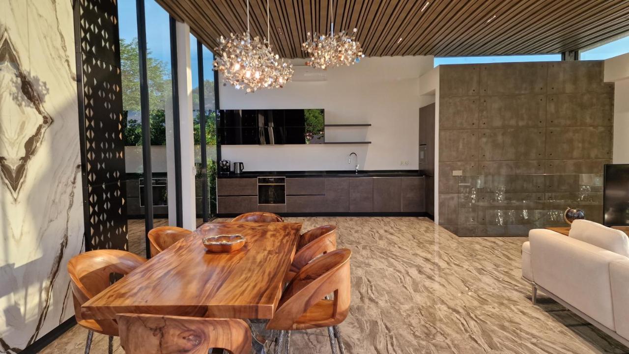 Villa Obsidian, With Staff, Sea View And Walk To Choeng Mon Beach Exterior foto