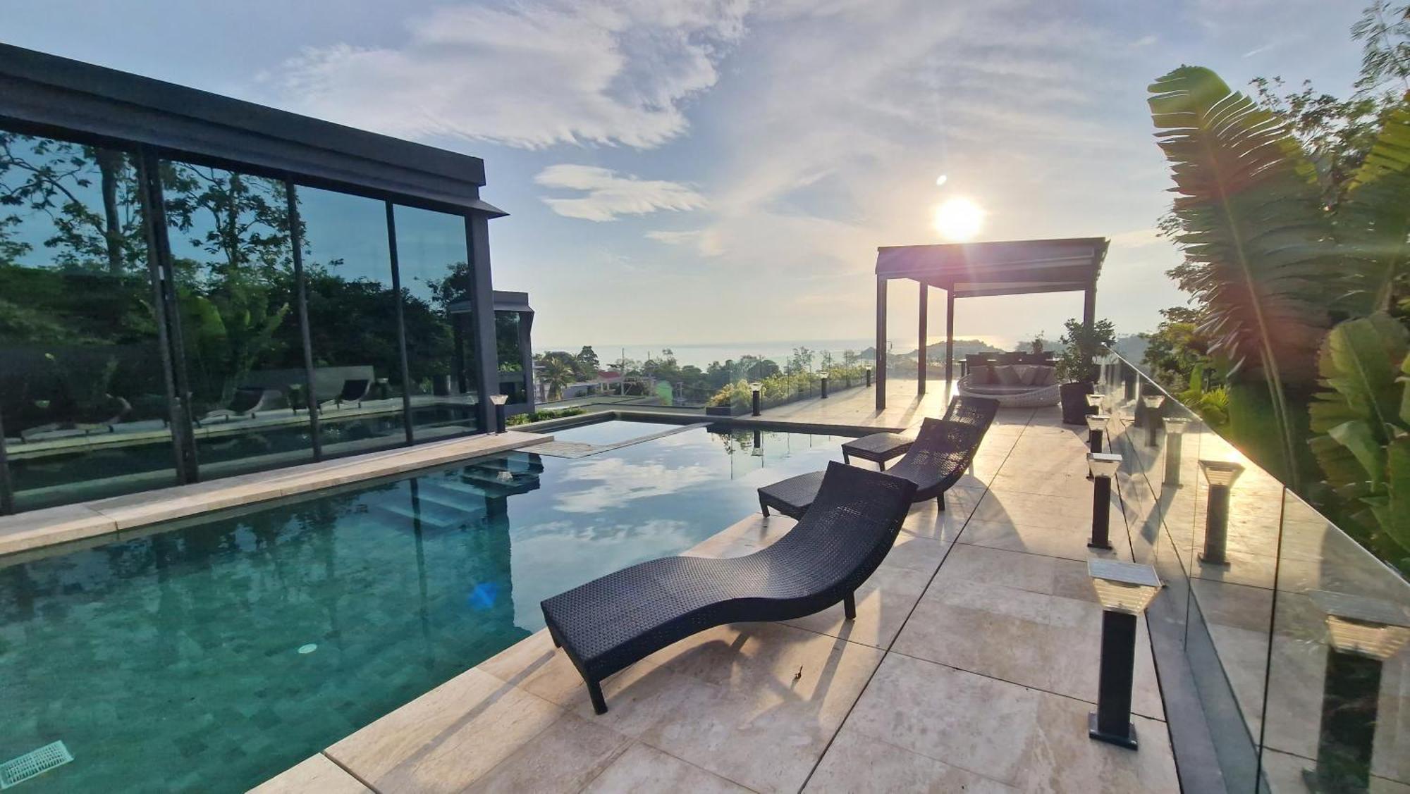 Villa Obsidian, With Staff, Sea View And Walk To Choeng Mon Beach Exterior foto